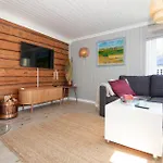 Semesterbostad 2 Bedroom Lovely In *