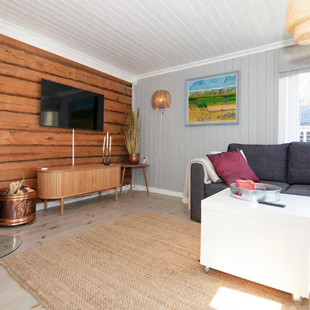 Дом отдыха 2 Bedroom Lovely In *